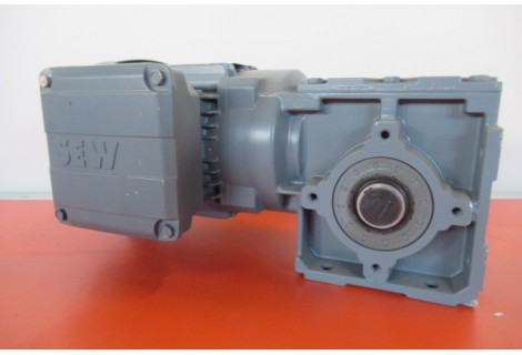 85 RPM  0,37 kW Asmaat 20 mm  IE3. UNUSED 